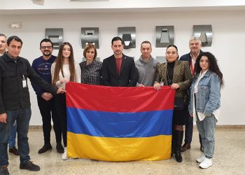 Աջակցելով հայ ժողովրդին