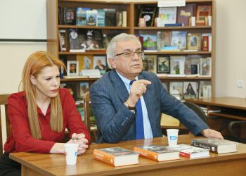 Հանդիպում գրողի հետ