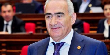 Գալուստ Սահակյանն ընկուզենի էր