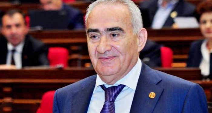 Գալուստ Սահակյանն ընկուզենի էր