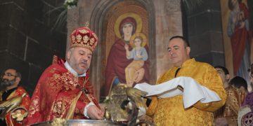 Պատվավոր բարերարը՝ կնքահայր