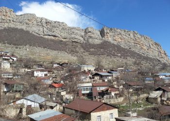 Հաղթանակած Քարին տակի անկումը