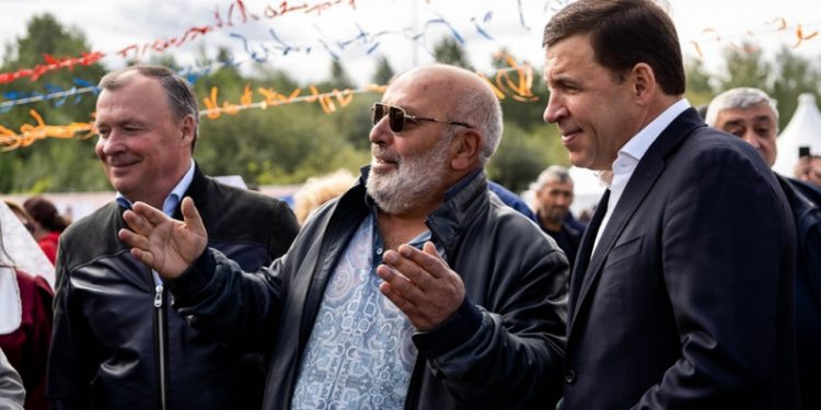 Թշնամական սադրանք՝ ամրացված «դոլարապաշտ» անգրագիտությամբ