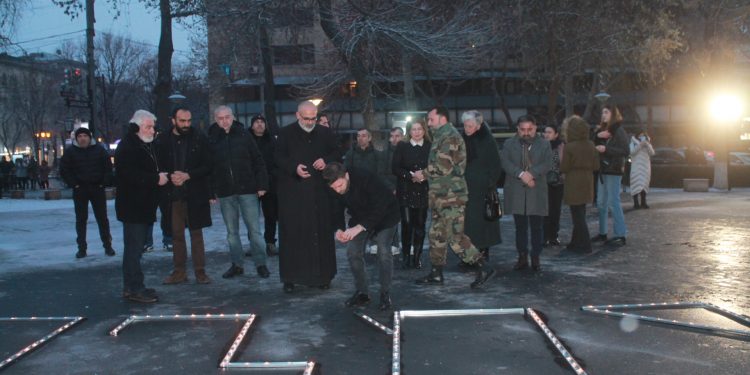 Մոմավառություն եւ միասնական աղոթք