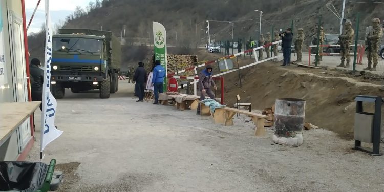 Քաղաքակրթության կրողների աչքի առաջ