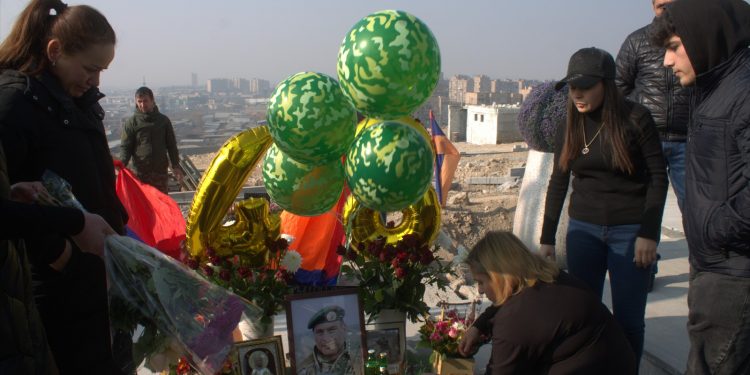 Եռաբլուրում՝ հերոսի ծննդյան օրը