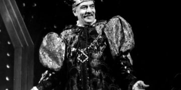 «Իսկապես մեծ դերասան… Մեր հզոր փաղանգի շղթայի վերջին օղակն էր»