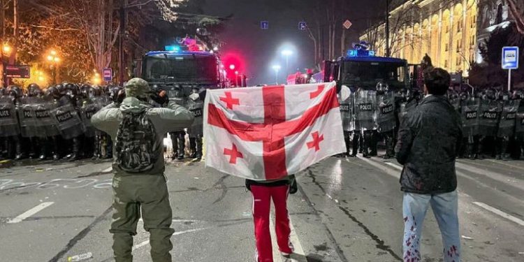 Արեւմուտքի ու Ռուսաստանի արանքում