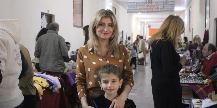 Բարեգործական ցուցահանդես-վաճառք