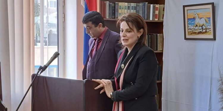 Նվիրված կանանց միամսյակին