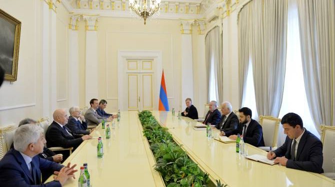 Վահագն Խաչատուրյանն ընդունել է ֆիզիկոս, Ռուսաստանի Գիտությունների ակադեմիայի ակադեմիկոս Յուրի Հովհաննիսյանին