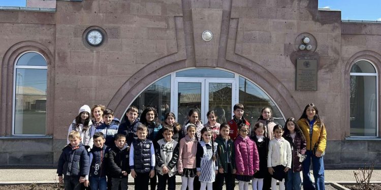 Մայր Աթոռի հանրակրթական դպրոցին