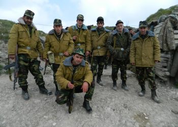 Երկրի տերերն առաջնագծում են