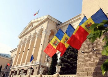 Երեք «քարի» արանքում