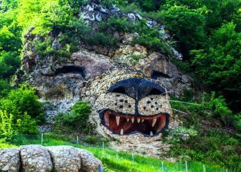 Պատմական կեղծարարությունը՝ կայսերական գործիք