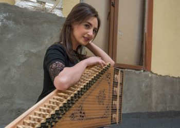 Երբ քո ազգային գանձերով հմայում ես օտարին